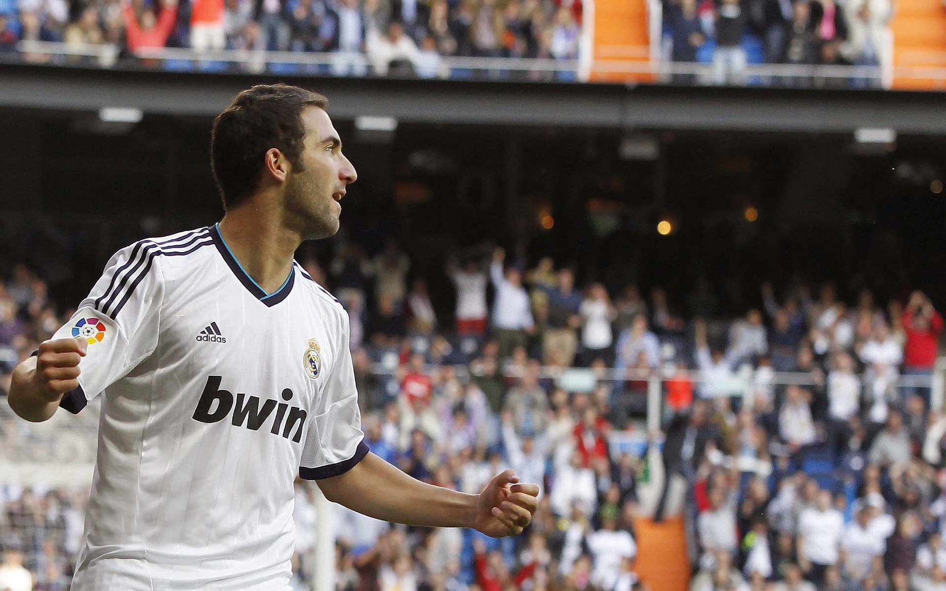 F1赛车赛场焦点！澳大利亚队对阵阿根廷队，防守反击奏效，球队笑到最后